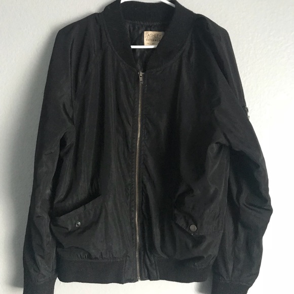 Black windbreaker - Picture 1 of 2
